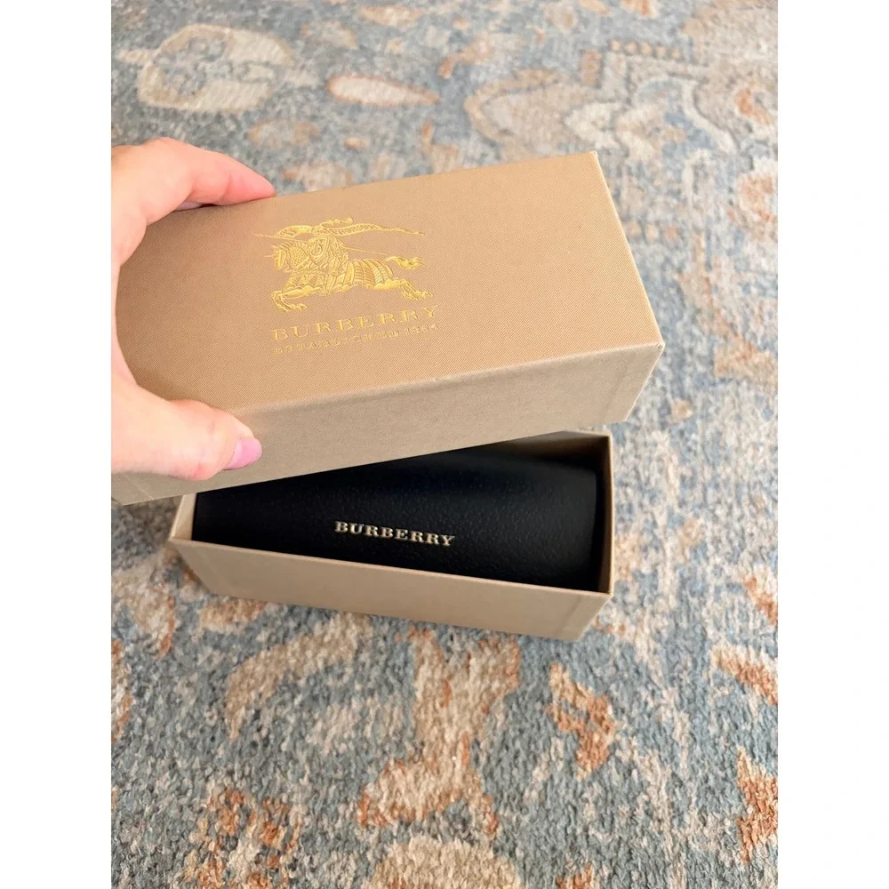 Authentic Men's Burberry Sunglass Case Cloth and Box Set